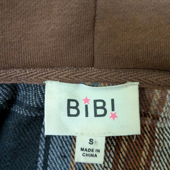 BiBi Multicolor Plaid Utility Shacket - Picture 5 of 6